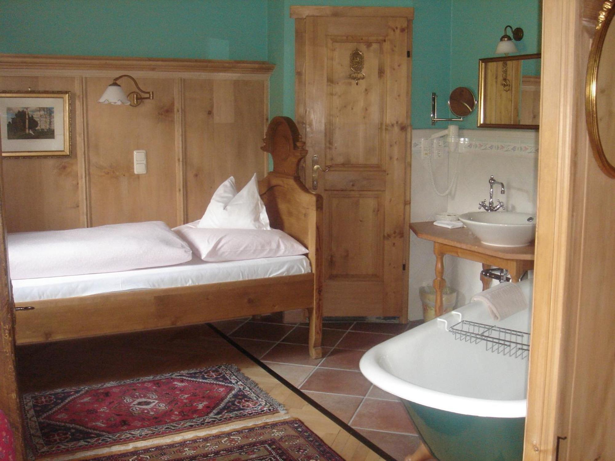 Romantikhotel Almtalhof Gruenau im Almtal Phòng bức ảnh