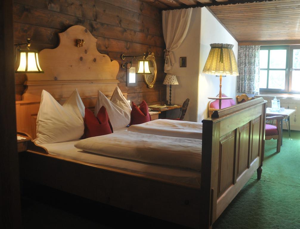 Romantikhotel Almtalhof Gruenau im Almtal Phòng bức ảnh