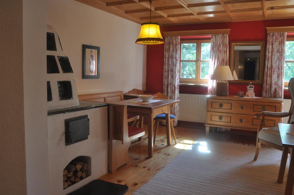 Romantikhotel Almtalhof Gruenau im Almtal Phòng bức ảnh